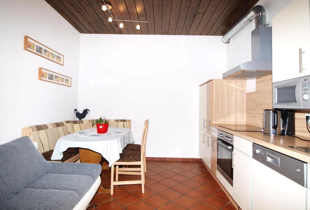 ניוסטיפט אים סטובאיטל Ferienwohnung Mondial חדר תמונה