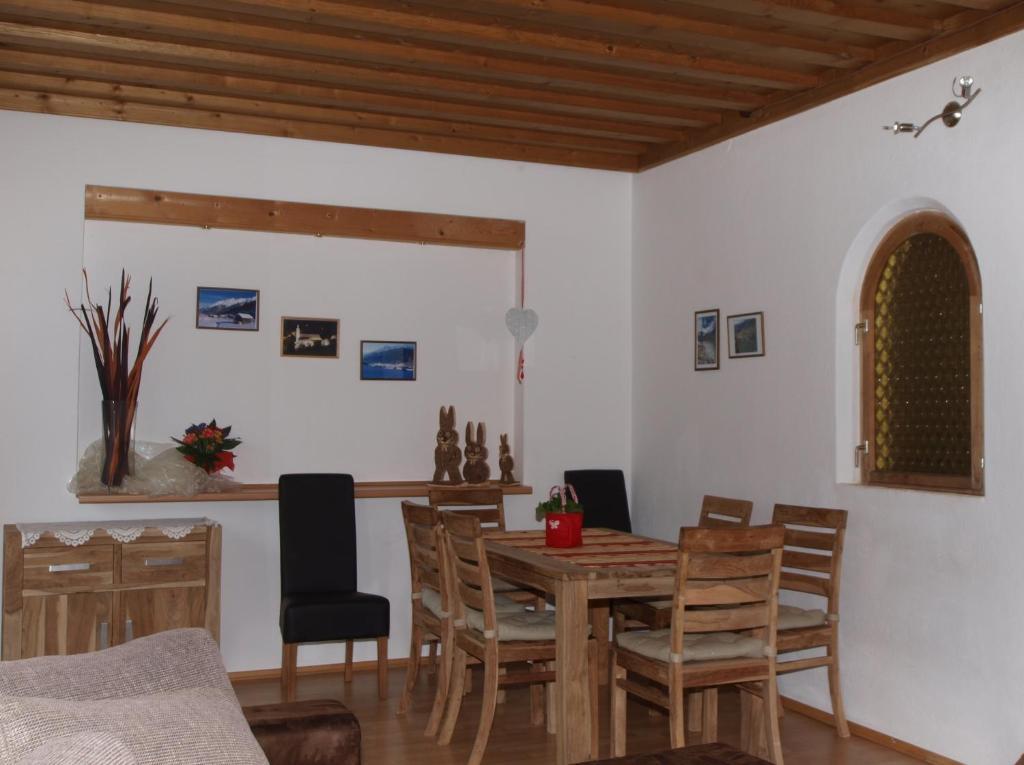 ניוסטיפט אים סטובאיטל Ferienwohnung Mondial חדר תמונה