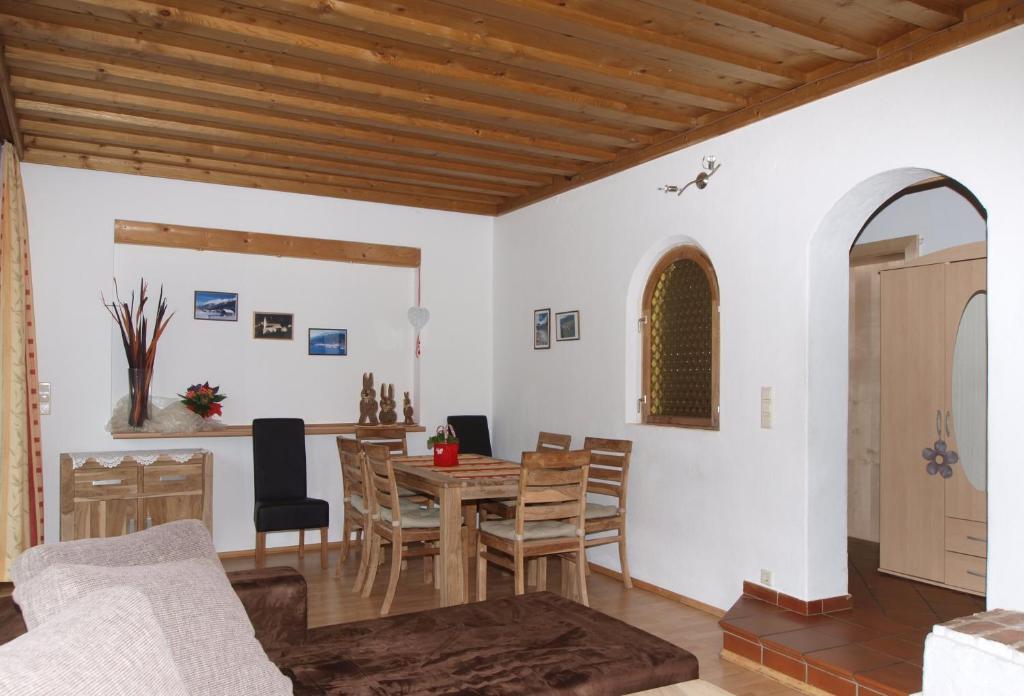 ניוסטיפט אים סטובאיטל Ferienwohnung Mondial מראה חיצוני תמונה